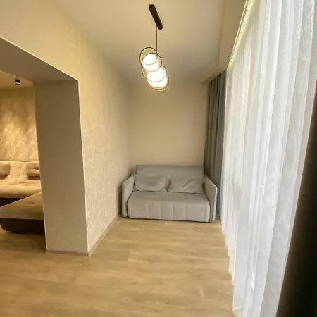 Atlant Luxury Big Family Perlina Apart On Golovna Поряд З Тц Депот 切尔诺夫策 外观 照片