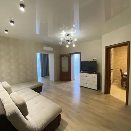 Atlant Luxury Big Family Perlina Apart On Golovna Поряд З Тц Депот 切尔诺夫策 外观 照片