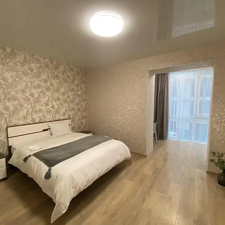 Atlant Luxury Big Family Perlina Apart On Golovna Поряд З Тц Депот 切尔诺夫策 外观 照片