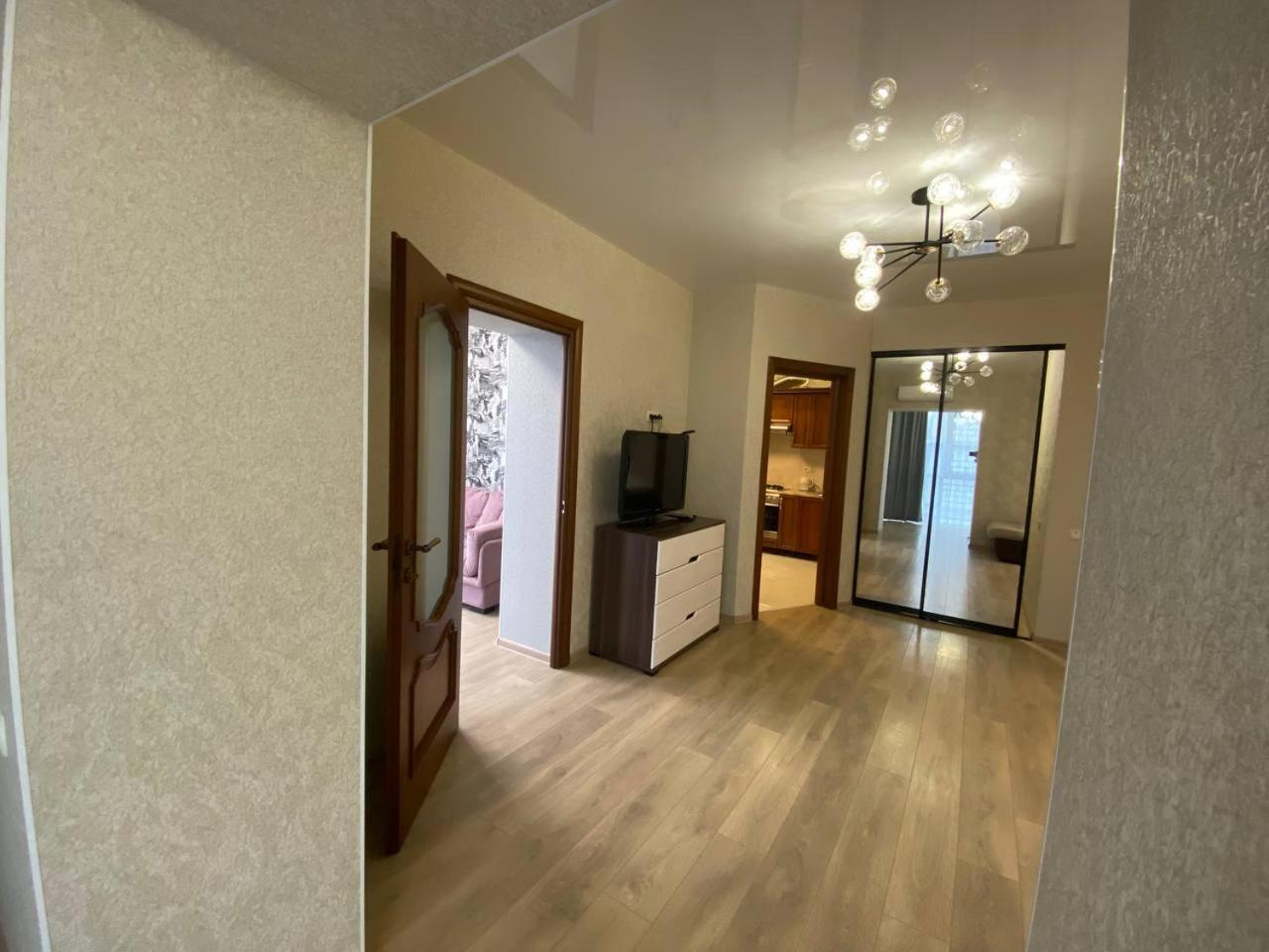Atlant Luxury: Family-friendly Perlina On Golovna Apartment Chernivtsi